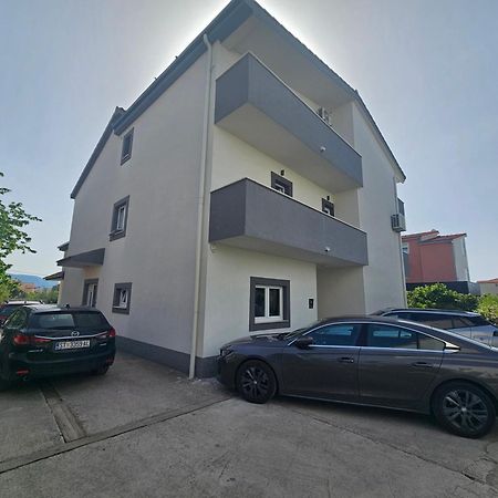 Apartmani Dianna Каштела Екстер'єр фото