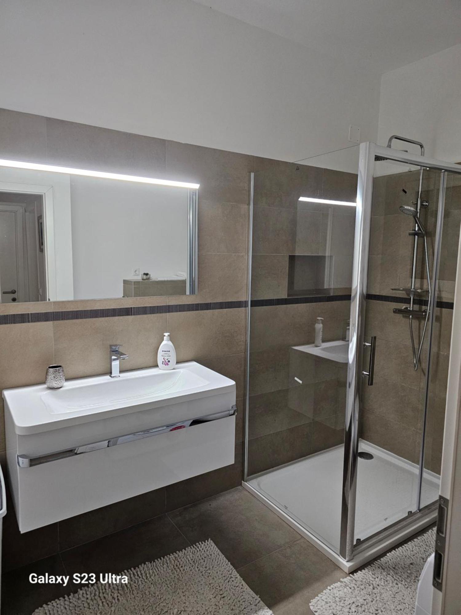 Apartmani Dianna Каштела Екстер'єр фото