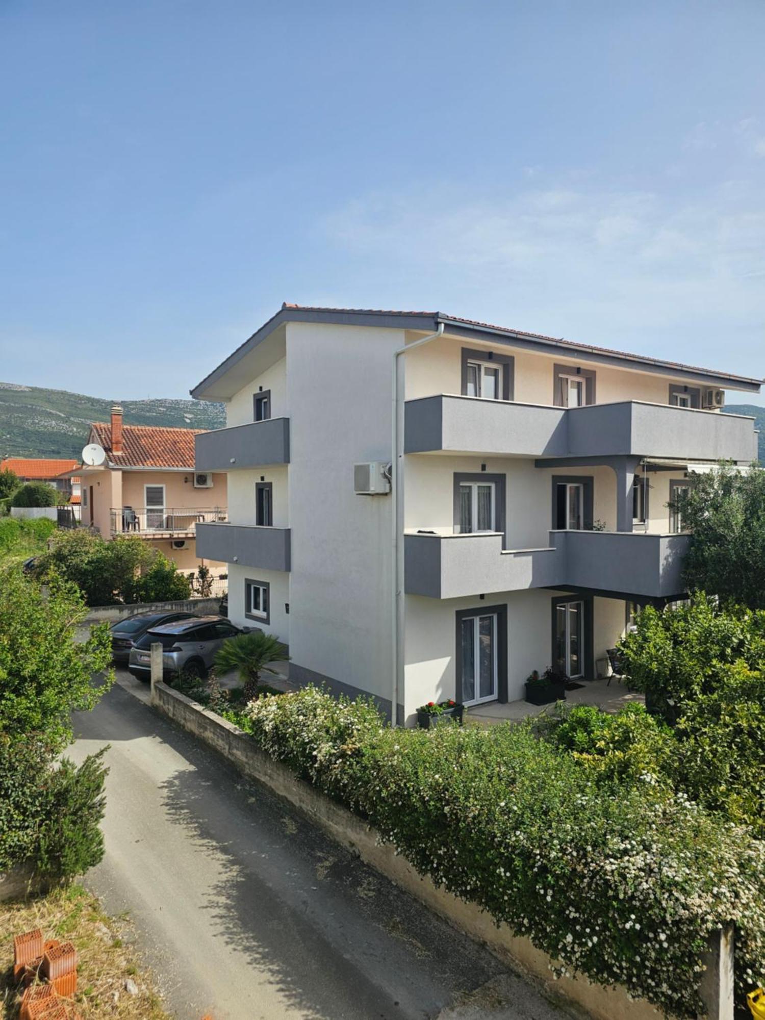 Apartmani Dianna Каштела Екстер'єр фото