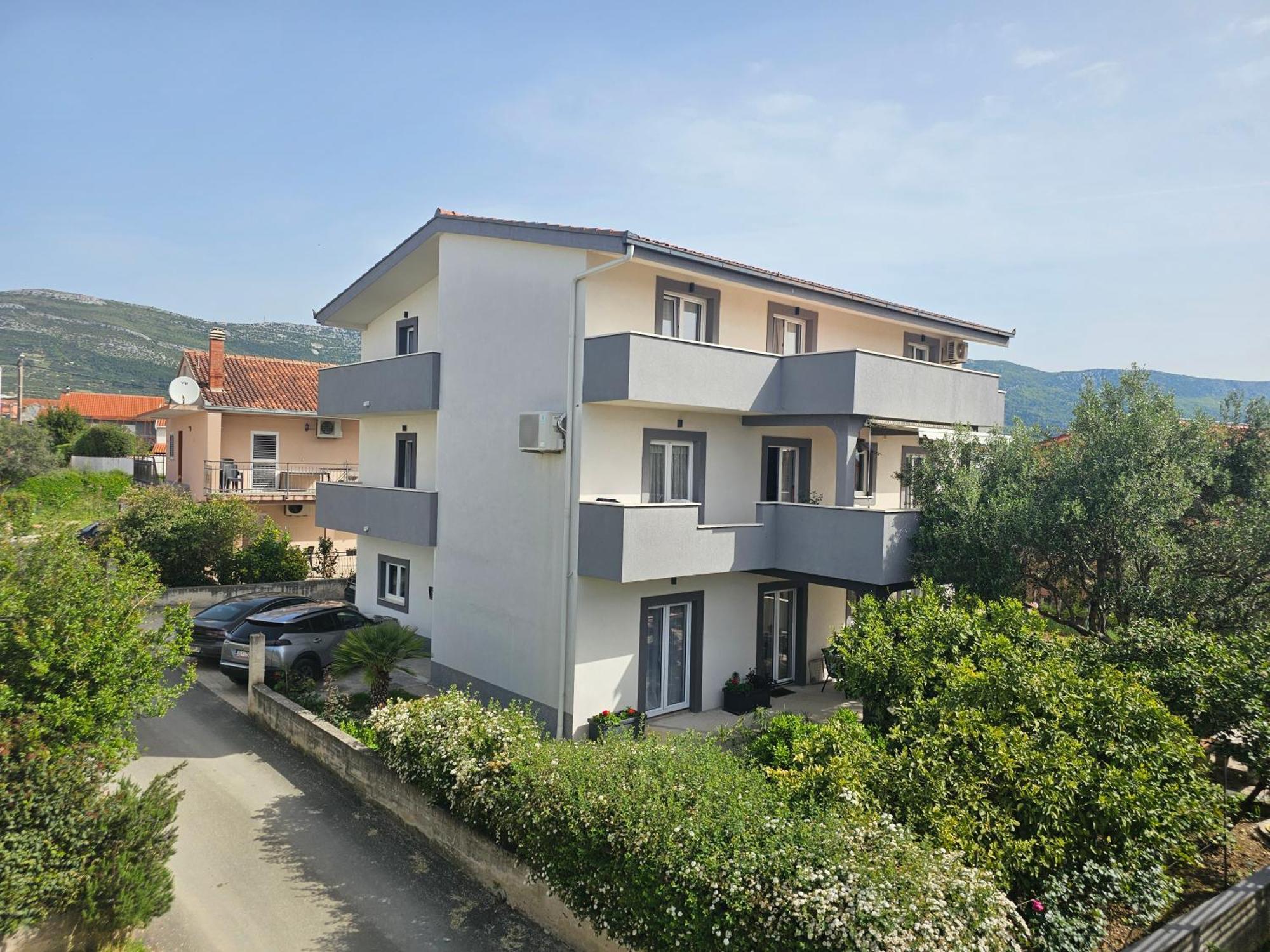Apartmani Dianna Каштела Екстер'єр фото